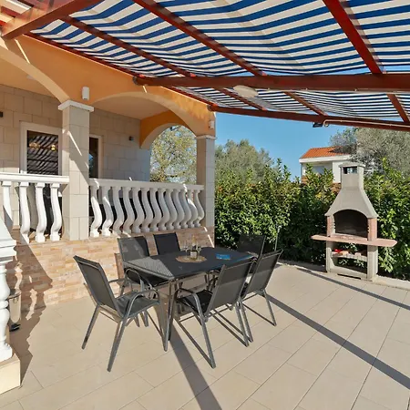 Vikendica Danijel By Interhome *